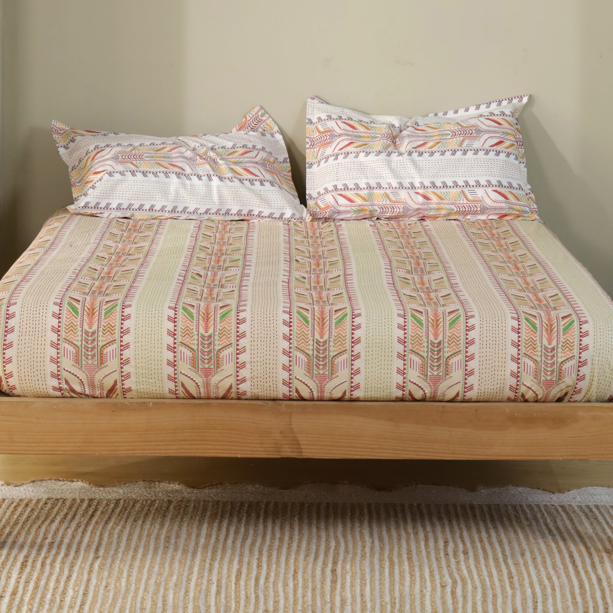 Jaipur Bagh King Fitted Sheet with 2 Pillow Covers 100% Cotton 120 TC Kantha Stitch Red