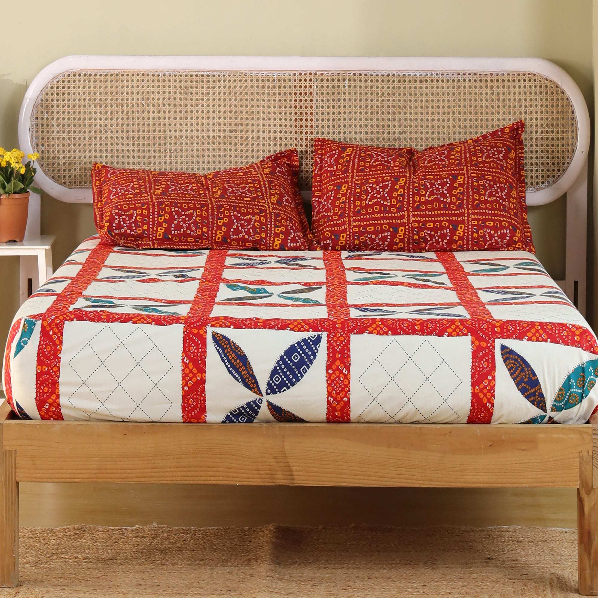 Jaipur Bagh King Fitted Sheet with 2 Pillow Covers 100% Cotton 120 TC Chunari Patch Red