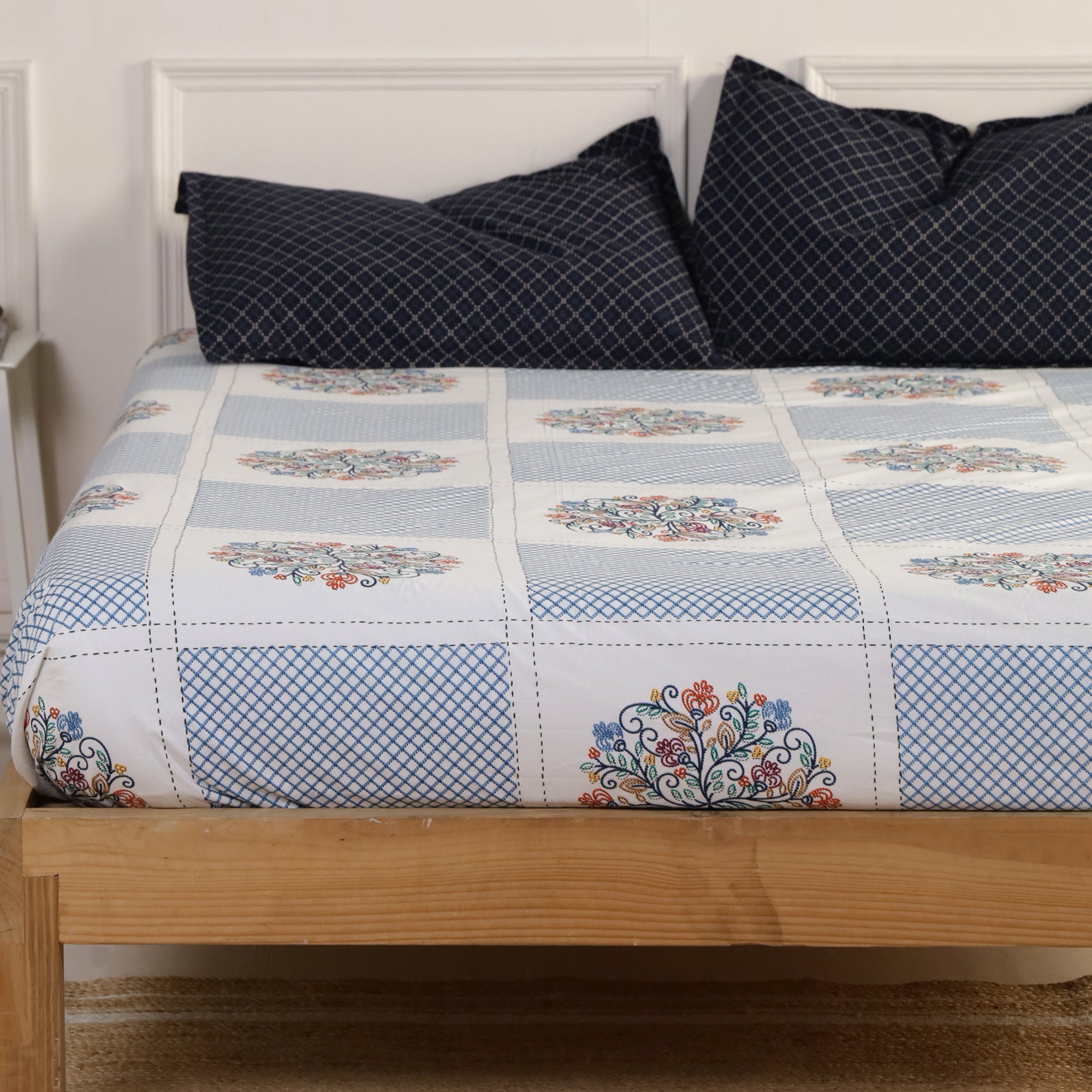 Jaipur Bagh Queen Fitted Sheet with 2 Pillow Covers 100% Cotton 120 TC Embroydiery Print Blue