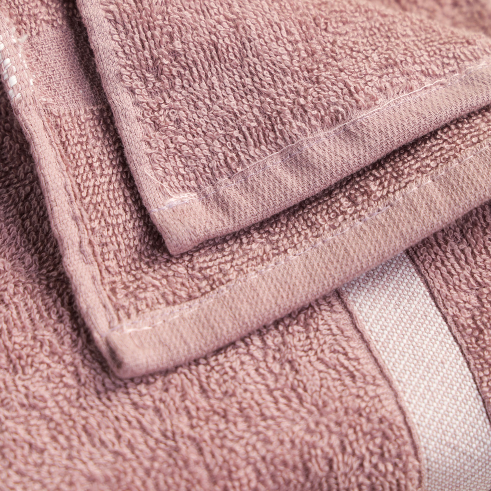 Daisy Bath Towel 100% Cotton 360 GSM Single Border Mauve
