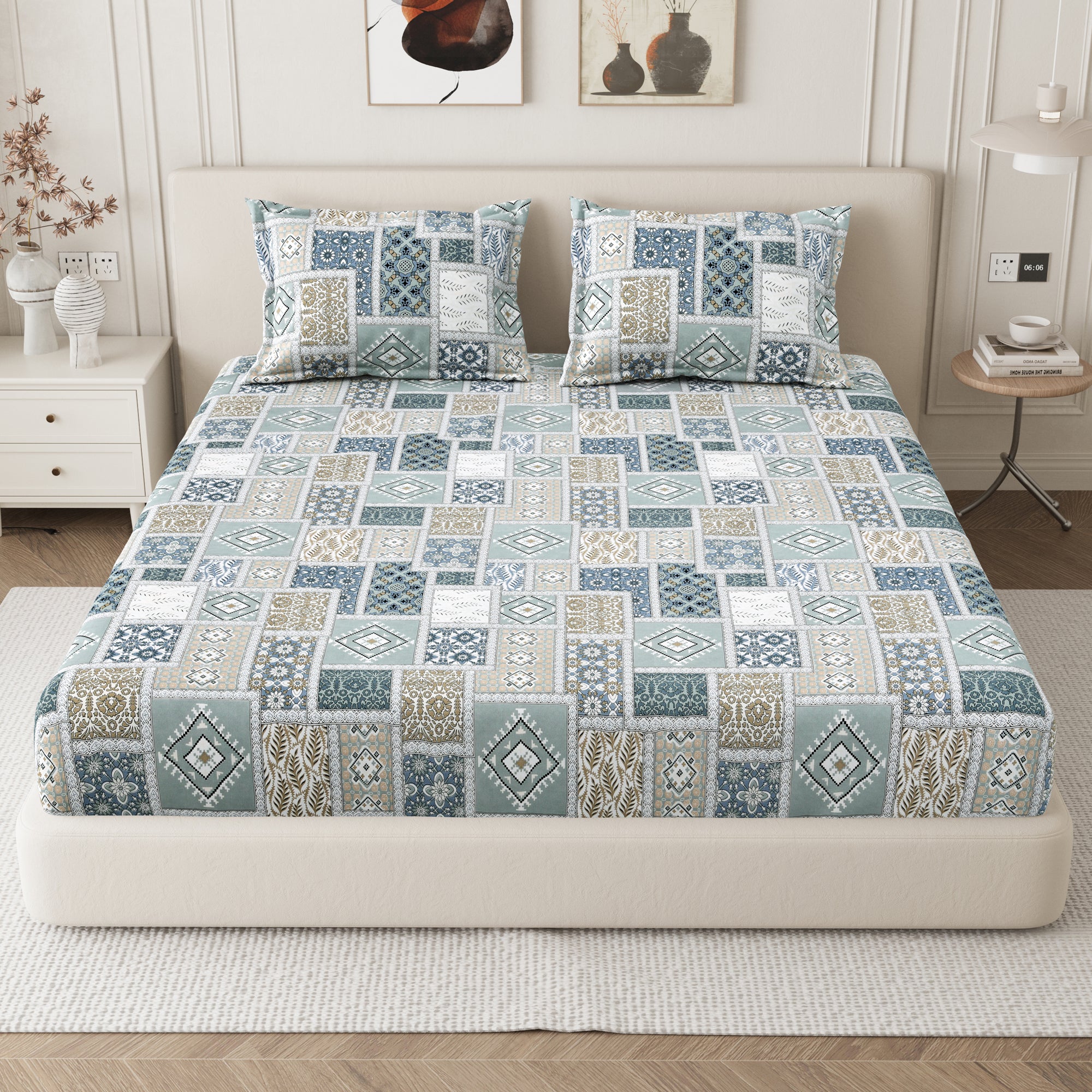 Daisy King Fitted Sheet with 2 Pillow Covers 130 GSM Micropeach Classic Mosaic Grey