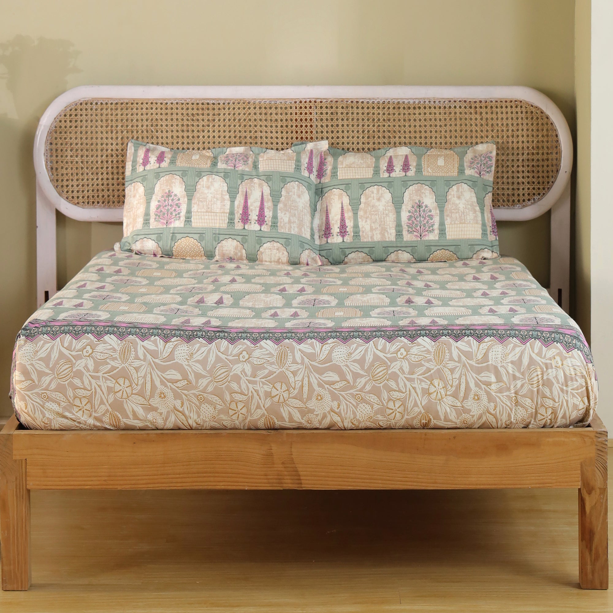 Jaipur Bagh Queen Fitted Sheet with 2 Pillow Covers 100% Cotton 120 TC Jharokha Blue Gold Print