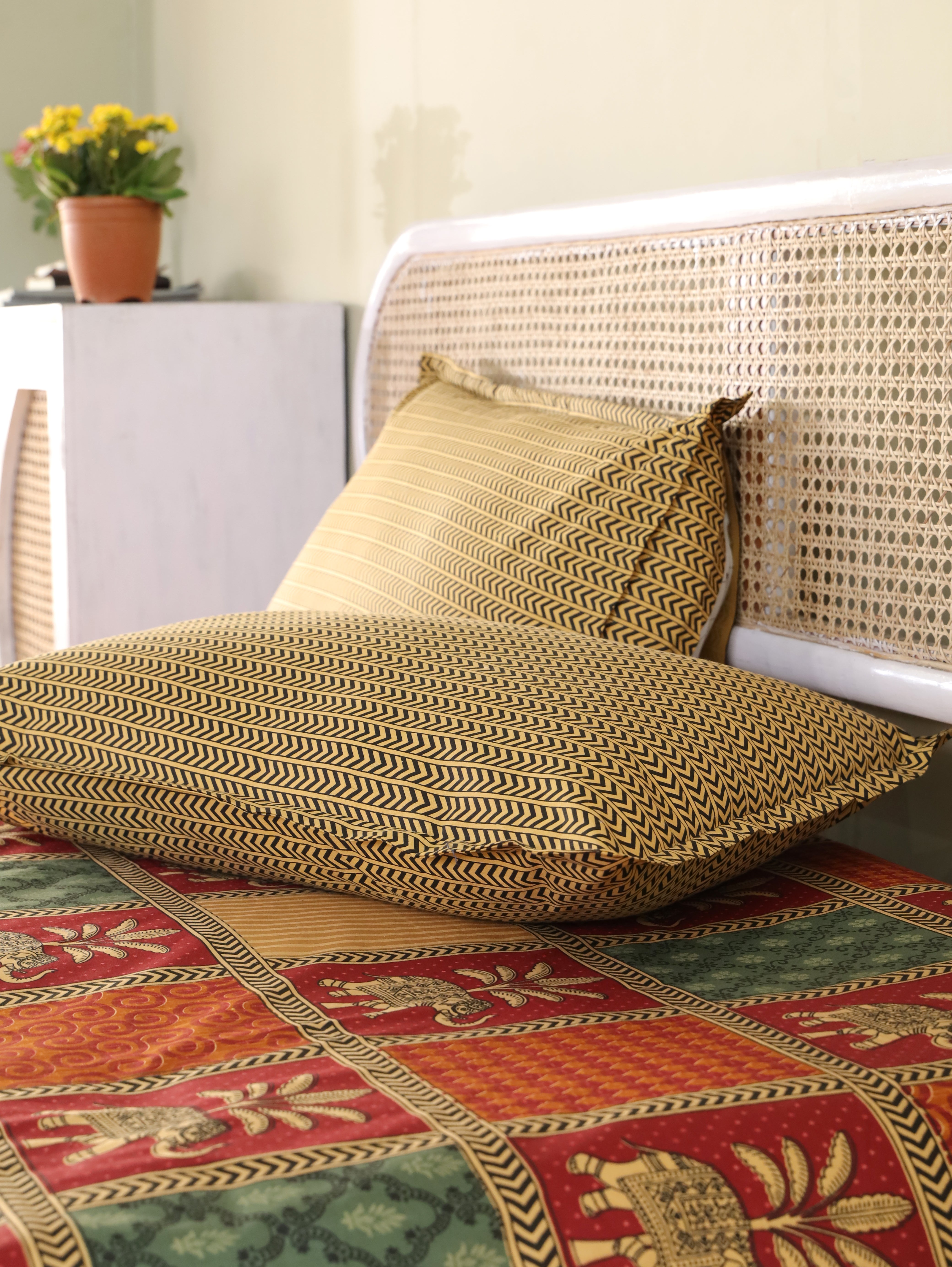 Jaipur Bagh King Bedsheet with 2 Pillow Covers 100% Cotton 120 TC Bagru Red Gold Print
