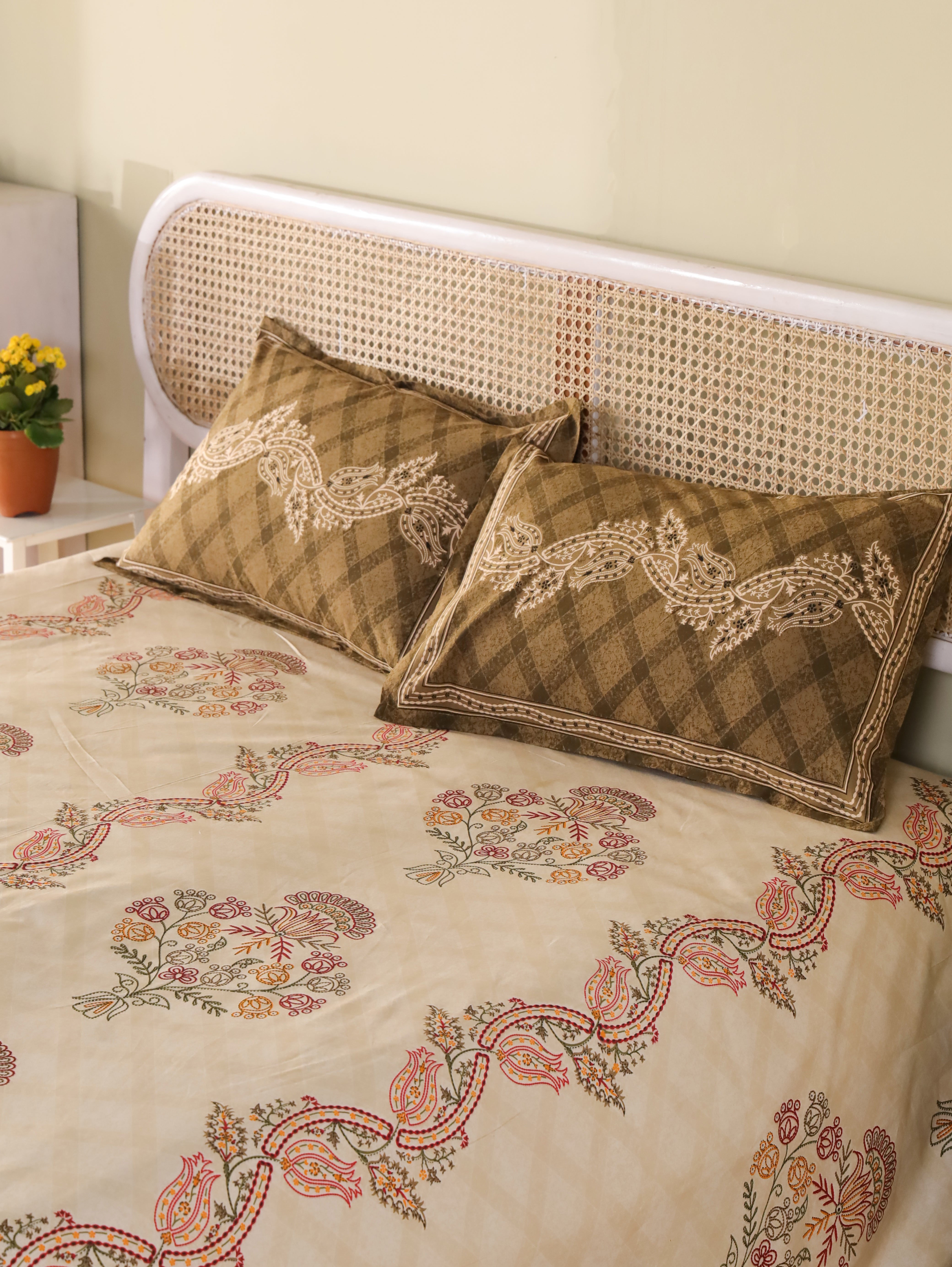 Jaipur Bagh King Fitted Sheet with 2 Pillow Covers 100% Cotton 120 TC Kashida Style Brown