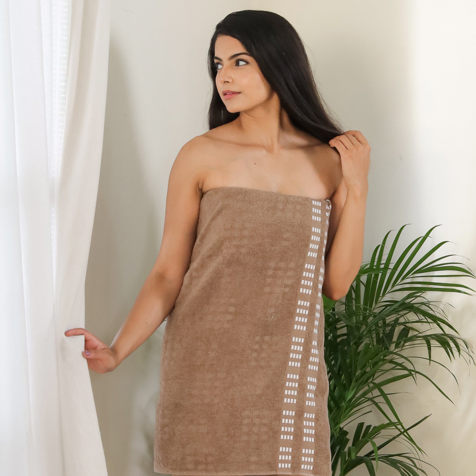 Lotus Bath Towel 100% Cotton 365 GSM Sculpted Border Beige